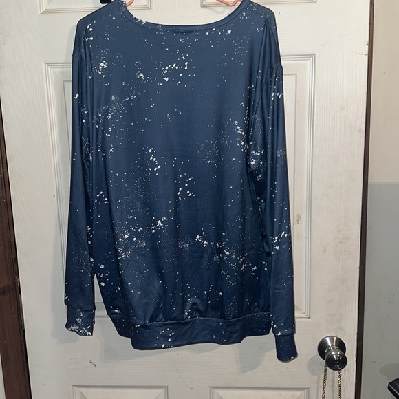 2X. Never been worn. Very soft. Buttery soft. #momlife - Picture 2 of 3